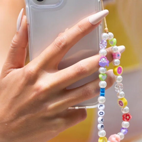 PHONE CHARM ACCESSORY!!! Update any phone w this adorable piece!!! - Picture 1 of 4